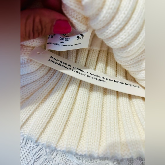 Free People-Pinnacle Pompom Host pick 🎉
Beanie NWT Cream / brown Pompon - Picture 6 of 8